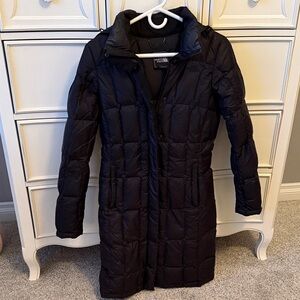 The North Face Women's Black Long Metropolis Puffer Coat